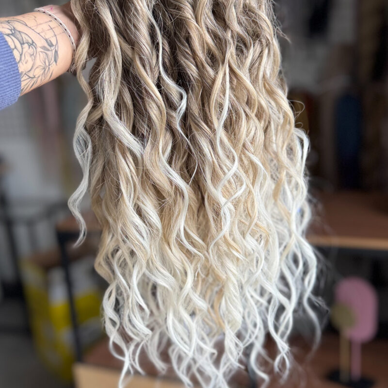 Soft Blonde – zestaw afro loków do zaplatania (metoda punktowa)